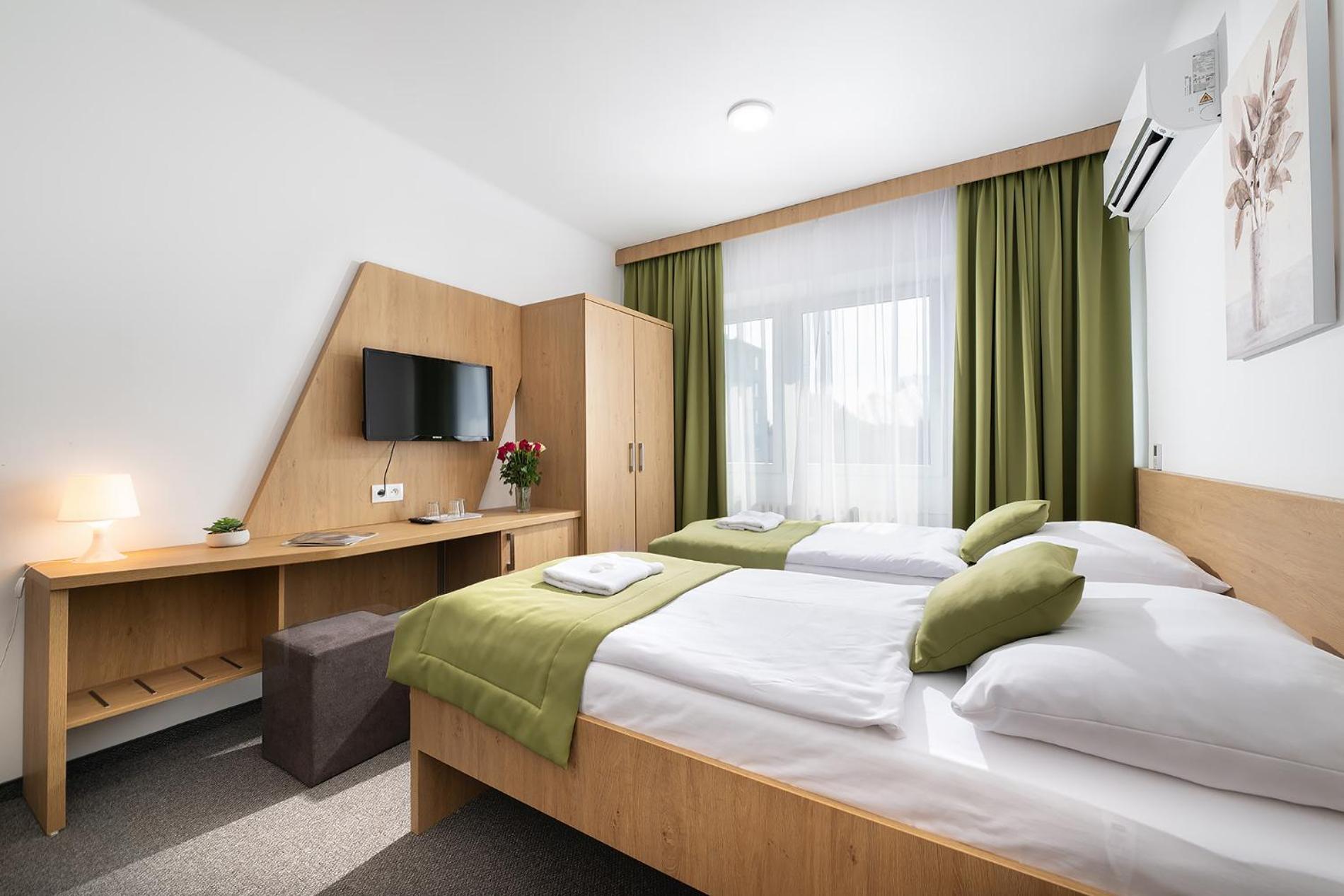 Hotel Plus Bratislava Exterior foto