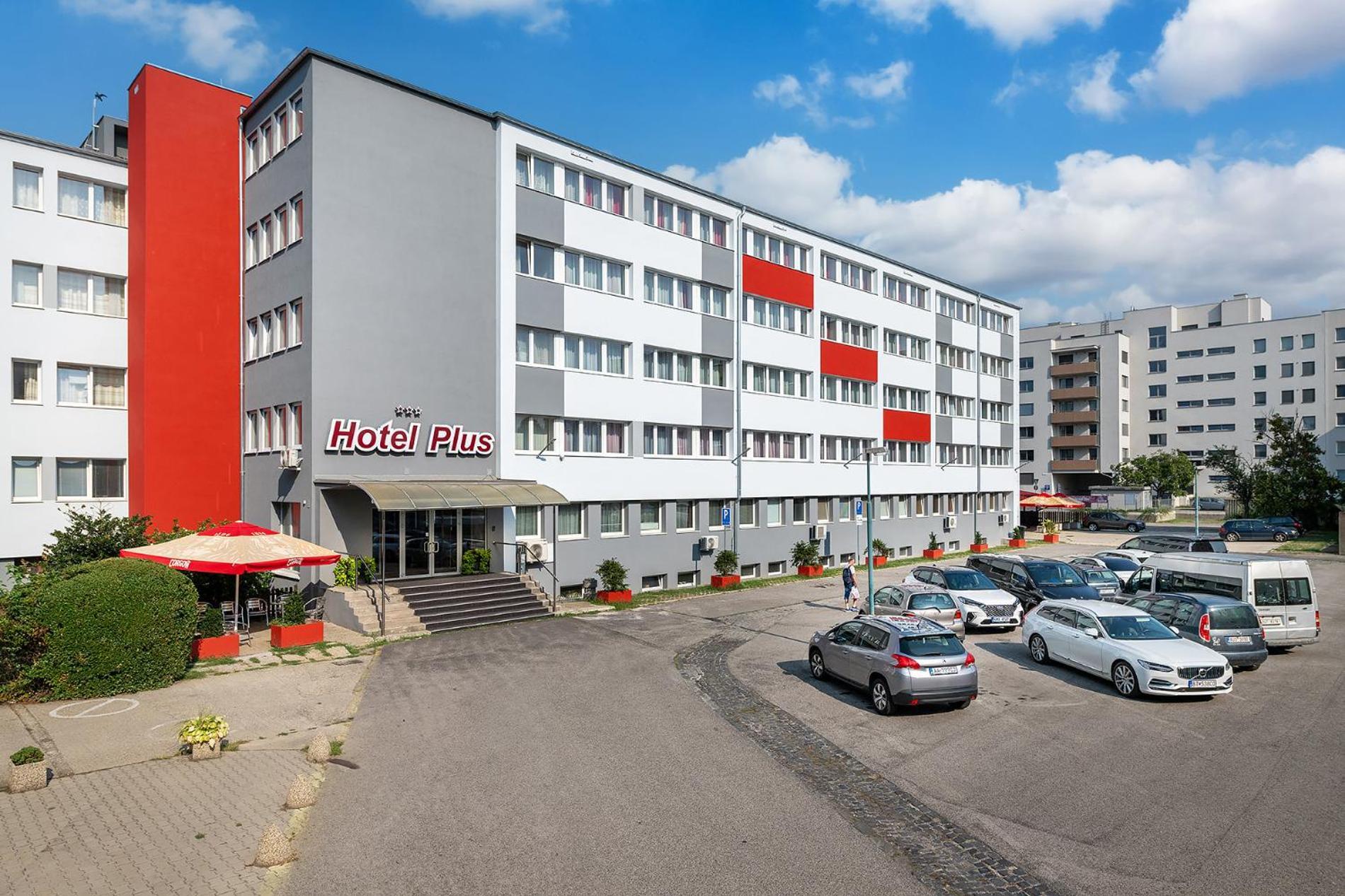 Hotel Plus Bratislava Exterior foto